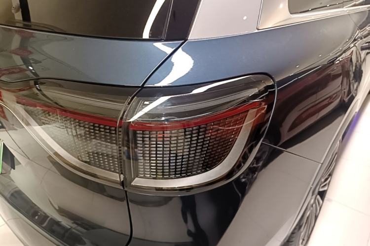 Used Hima AITO M9 2024 Range-Extended Ultra Version 42 kWh 6-Seater Model Right Rear Taillight