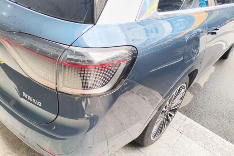 Used Hima AITO M9 2024 Range-Extended Ultra Version 42 kWh 6-Seater Model Right Rear Taillight