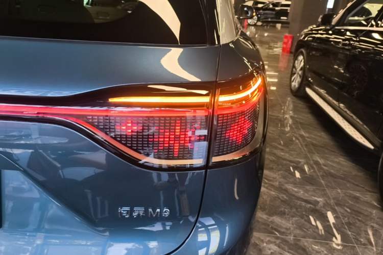 Used Hima AITO M9 2024 Range-Extended Ultra Version 52 kWh 6-Seater Model Right Rear Taillight