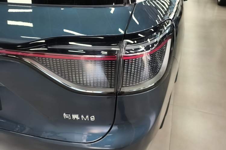 Used Hima AITO M9 2024 Range-Extended Ultra Version 52 kWh 6-Seater Model Right Rear Taillight