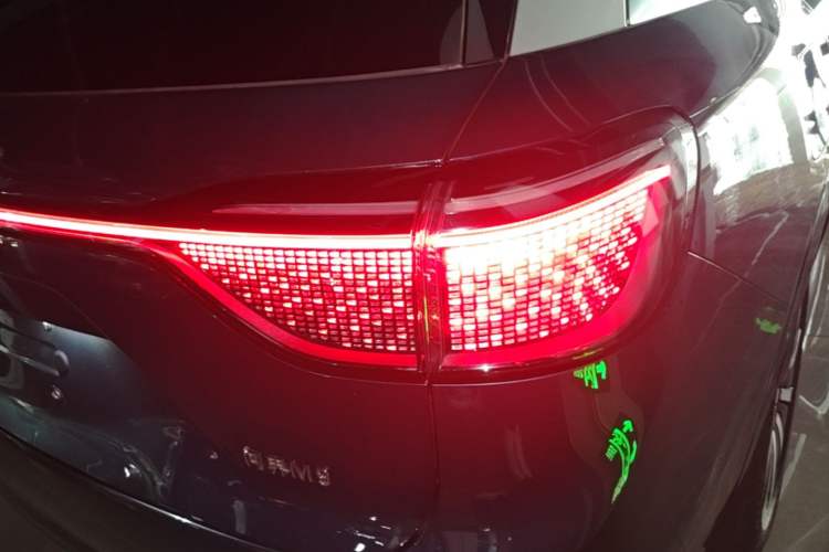 Used Hima AITO M9 2024 Range-Extended Ultra Version 42 kWh 6-Seater Model Right Rear Taillight