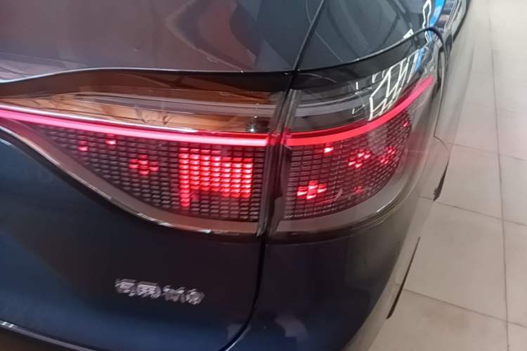 Used Hima AITO M9 2024 Range-Extended Ultra Version 42 kWh 6-Seater Model Right Rear Taillight