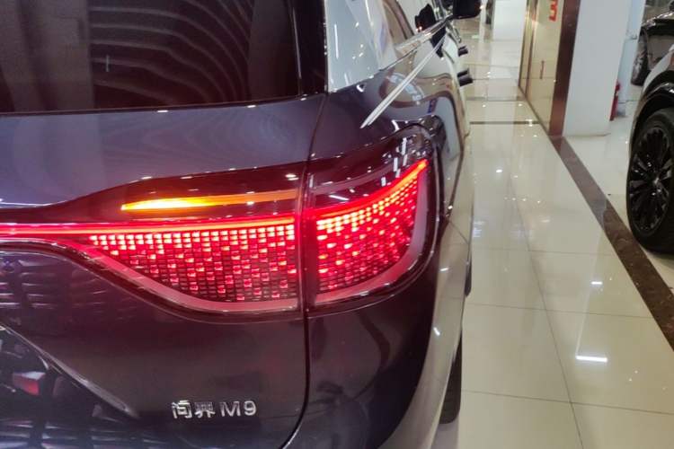 Used Hima AITO M9 2024 Range-Extended Ultra Version 42 kWh 6-Seater Model Right Rear Taillight