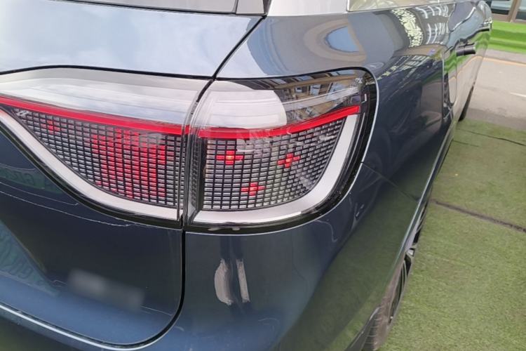 Used Hima AITO M9 2024 Range-Extended Ultra Version 42 kWh 6-Seater Model Right Rear Taillight