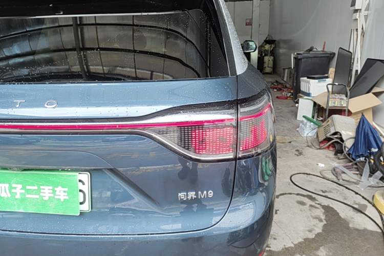 Used Hima AITO M9 2024 Range-Extended Ultra Version 42 kWh 6-Seater Model Right Rear Taillight