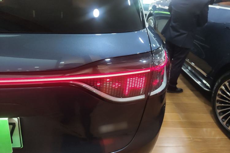 Used Hima AITO M9 2024 Range-Extended Ultra Version 42 kWh 6-Seater Model Right Rear Taillight
