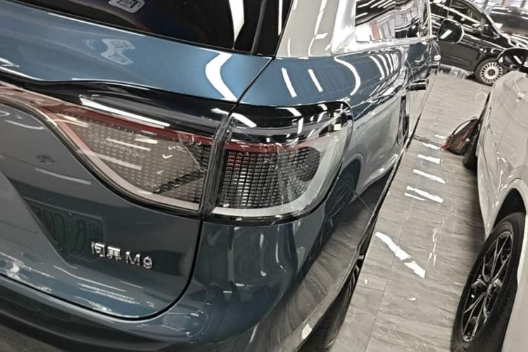Used Hima AITO M9 2024 Range-Extended Max Edition 42 kWh 6-Seater Version Right Rear Taillight