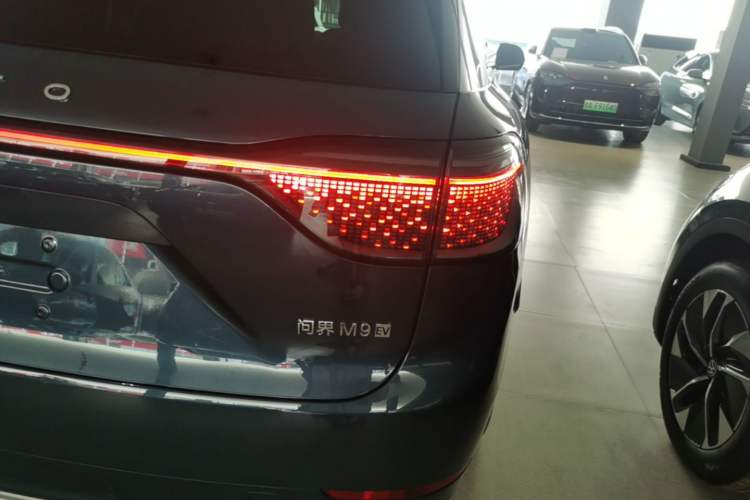 Used Hima AITO M9 2024 All-Electric Ultra Version 100 kWh 6-Seater Model Right Rear Taillight