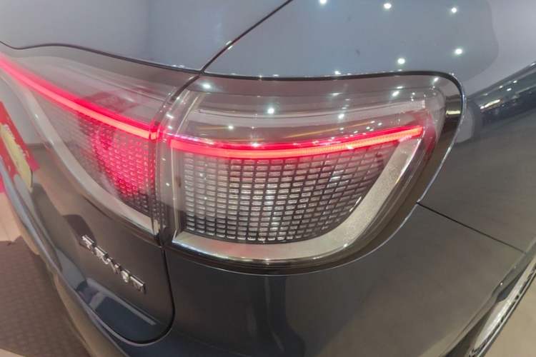 Used Hima AITO M9 2024 All-Electric Ultra Version 100 kWh 6-Seater Model Right Rear Taillight