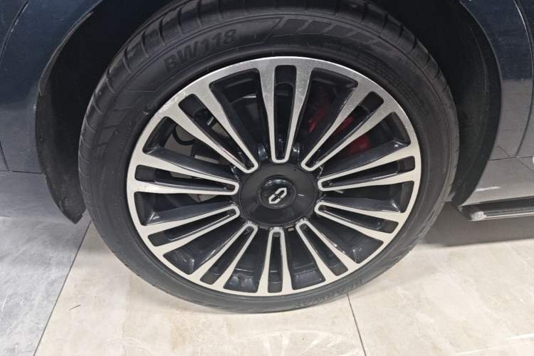 Used Hima AITO M9 2024 Range-Extended Ultra Version 42 kWh 6-Seater Model Right Rear Wheel Hub