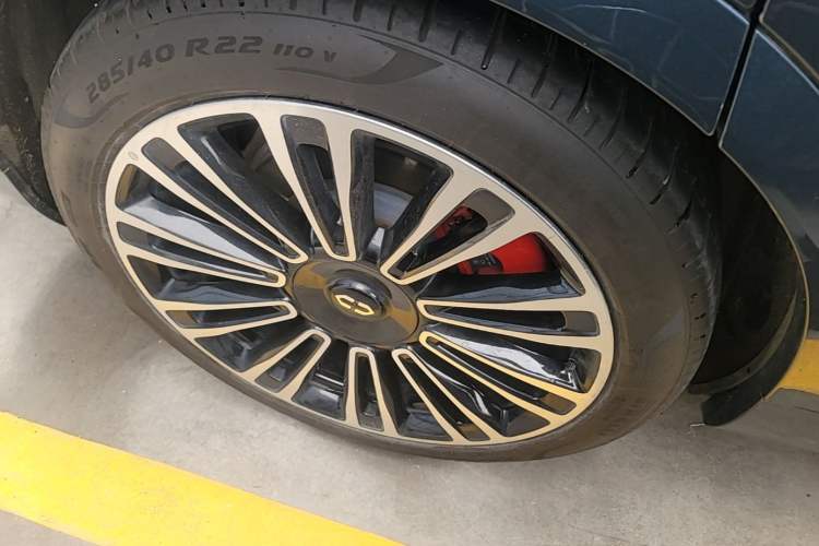 Used Hima AITO M9 2024 Range-Extended Ultra Version 42 kWh 6-Seater Model Right Rear Wheel Hub