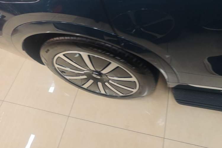 Used Hima AITO M9 2024 Range-Extended Ultra Version 42 kWh 6-Seater Model Right Rear Wheel Hub