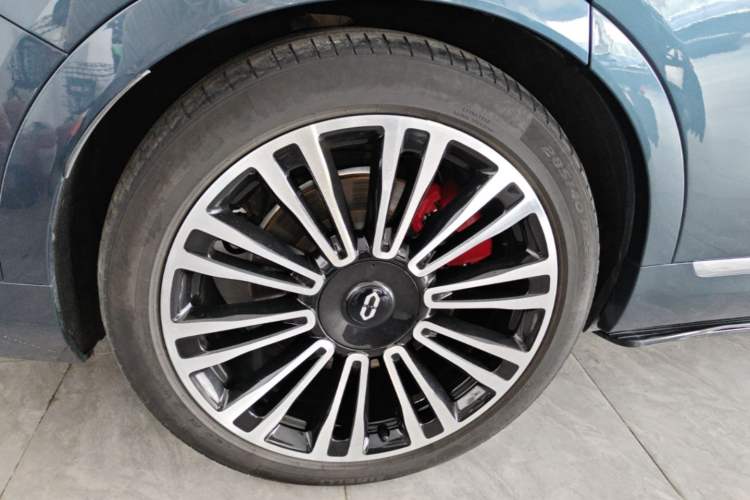 Used Hima AITO M9 2024 Range-Extended Ultra Version 52 kWh 6-Seater Model Right Rear Wheel Hub