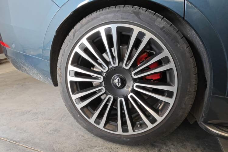 Used Hima AITO M9 2024 Range-Extended Ultra Version 42 kWh 6-Seater Model Right Rear Wheel Hub