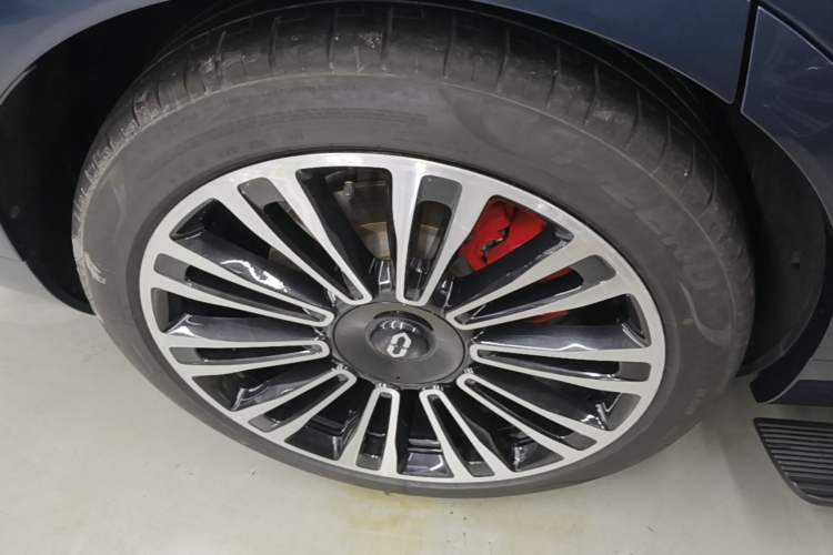 Used Hima AITO M9 2024 Range-Extended Ultra Version 52 kWh 5-Seater Model Right Rear Wheel Hub