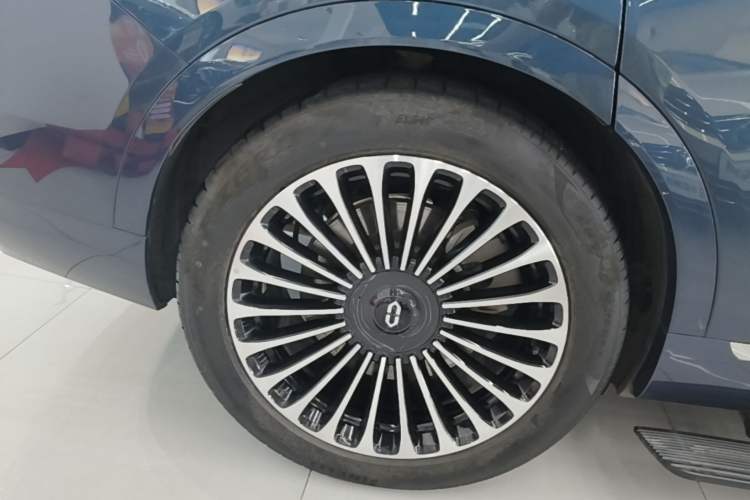 Used Hima AITO M9 2024 Range-Extended Ultra Version 52 kWh 5-Seater Model Right Rear Wheel Hub