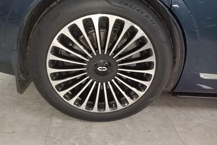 Used Hima AITO M9 2024 Range-Extended Max Edition 52 kWh 6-Seater Version Right Rear Wheel Hub