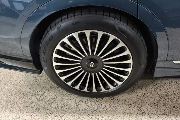 Used Hima AITO M9 2024 Range-Extended Ultra Version 42 kWh 6-Seater Model Right Rear Wheel Hub