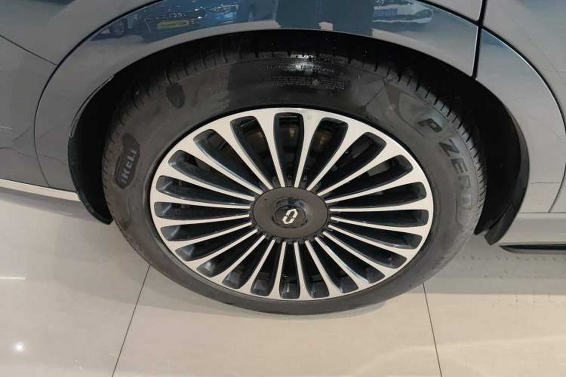 Used Hima AITO M9 2024 Range-Extended Ultra Version 52 kWh 5-Seater Model Right Rear Wheel Hub