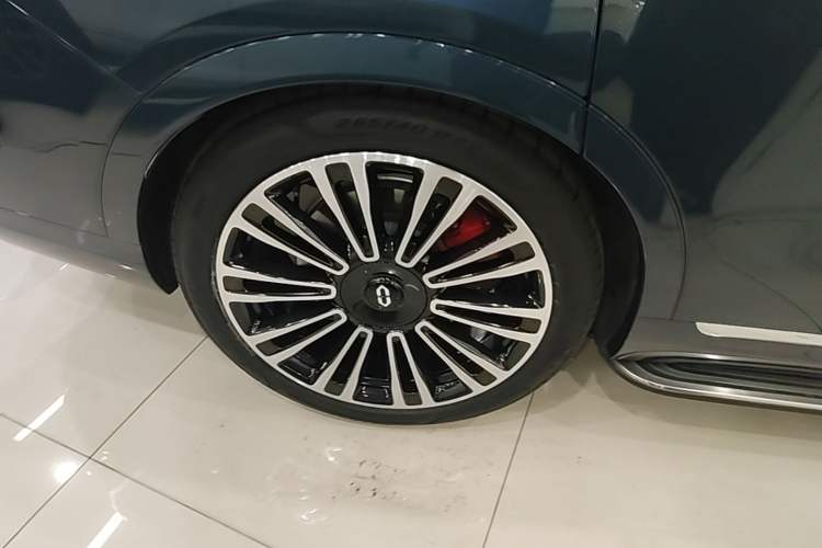 Used Hima AITO M9 2024 Range-Extended Ultra Version 42 kWh 6-Seater Model Right Rear Wheel Hub