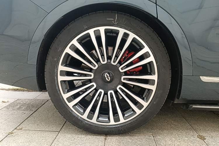 Used Hima AITO M9 2024 Range-Extended Ultra Version 42 kWh 6-Seater Model Right Rear Wheel Hub