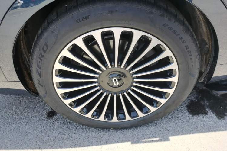 Used Hima AITO M9 2024 Range-Extended Ultra Version 52 kWh 5-Seater Model Right Rear Wheel Hub