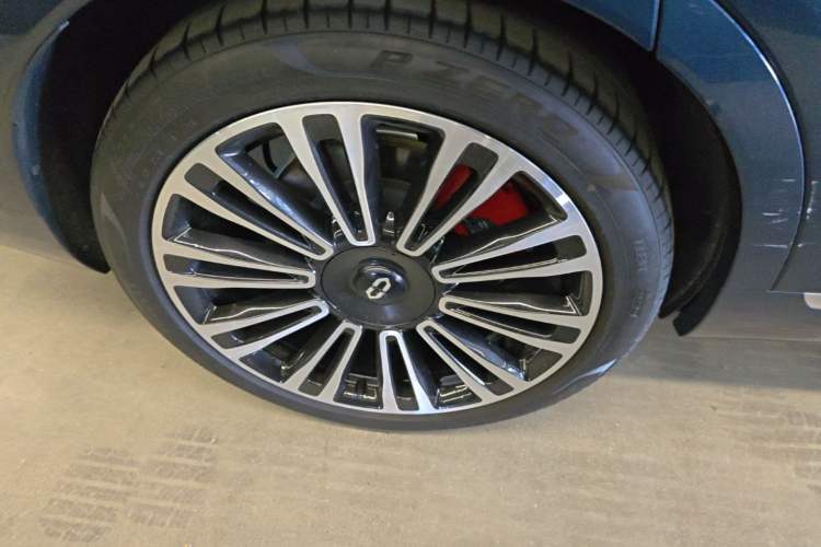Used Hima AITO M9 2024 Range-Extended Ultra Version 42 kWh 6-Seater Model Right Rear Wheel Hub