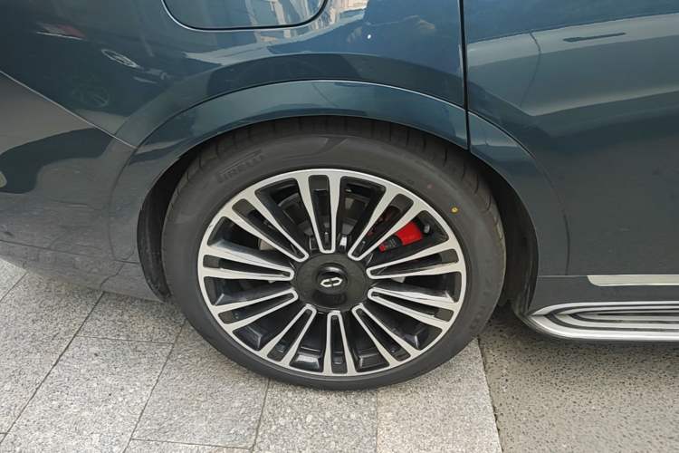 Used Hima AITO M9 2024 Range-Extended Ultra Version 52 kWh 6-Seater Model Right Rear Wheel Hub