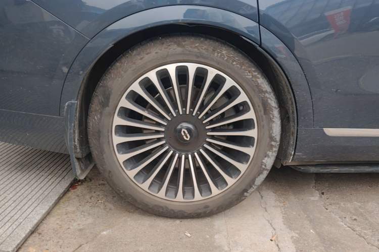 Used Hima AITO M9 2024 Range-Extended Ultra Version 52 kWh 5-Seater Model Right Rear Wheel Hub