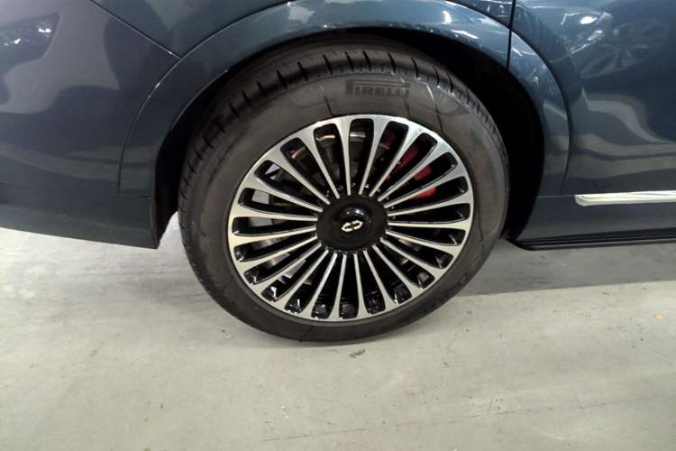 Used Hima AITO M9 2024 Range-Extended Ultra Version 42 kWh 6-Seater Model Right Rear Wheel Hub