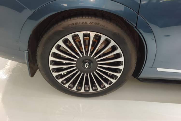 Used Hima AITO M9 2024 Range-Extended Ultra Version 42 kWh 6-Seater Model Right Rear Wheel Hub