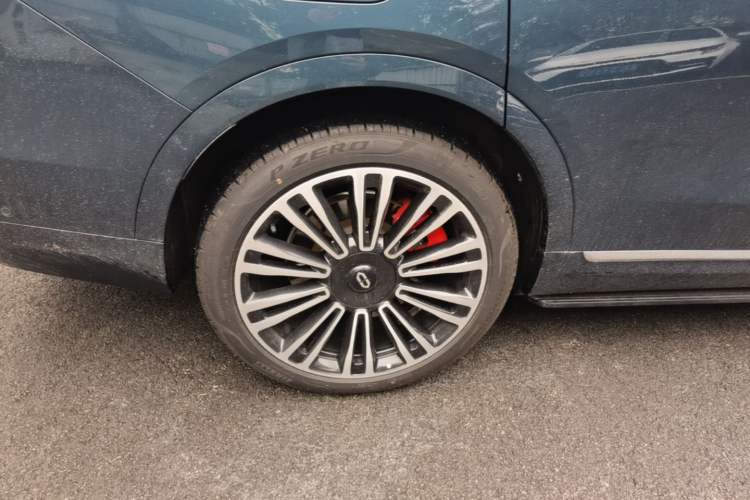 Used Hima AITO M9 2024 Range-Extended Ultra Version 42 kWh 6-Seater Model Right Rear Wheel Hub