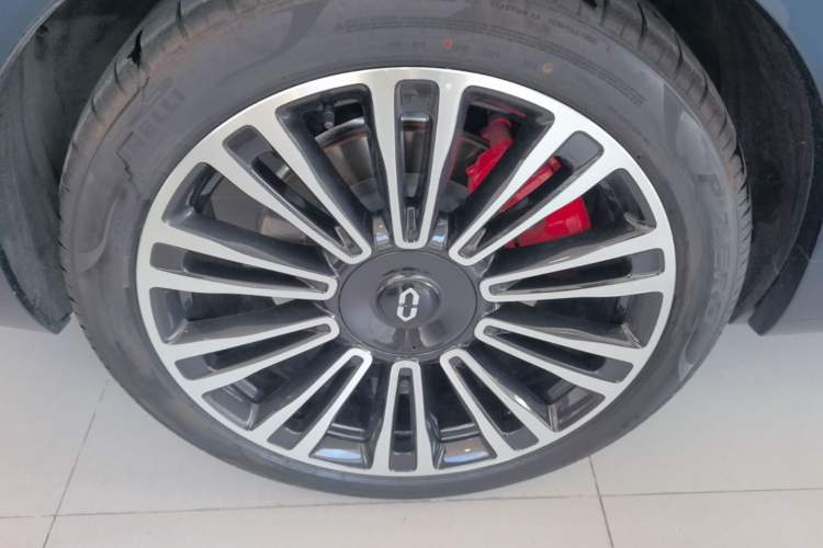 Used Hima AITO M9 2024 Range-Extended Ultra Version 42 kWh 6-Seater Model Right Rear Wheel Hub