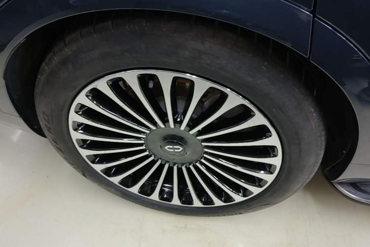 Used Hima AITO M9 2024 Range-Extended Ultra Version 42 kWh 6-Seater Model Right Rear Wheel Hub