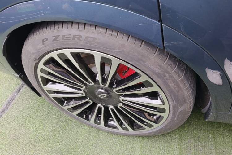 Used Hima AITO M9 2024 Range-Extended Ultra Version 42 kWh 6-Seater Model Right Rear Wheel Hub