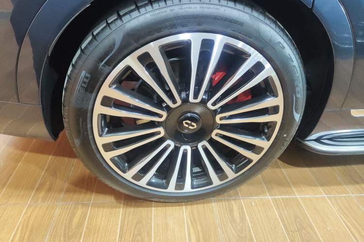 Used Hima AITO M9 2024 Range-Extended Ultra Version 42 kWh 6-Seater Model Right Rear Wheel Hub