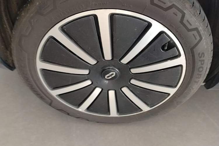 Used Hima AITO M9 2024 Range-Extended Ultra Version 52 kWh 5-Seater Model Right Rear Wheel Hub