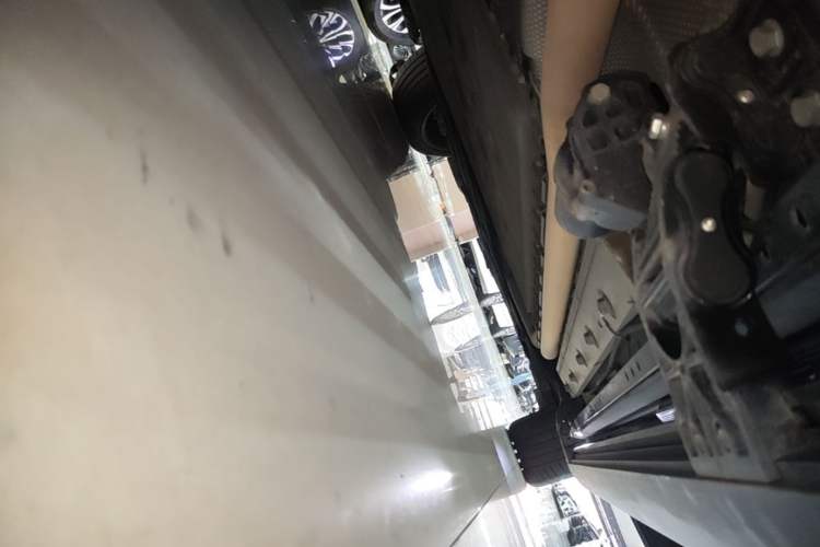 Used Hima AITO M9 2024 Range-Extended Ultra Version 42 kWh 6-Seater Model Right Side Sill
