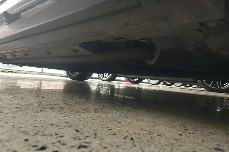 Used Hima AITO M9 2024 Range-Extended Max Edition 42 kWh 6-Seater Version Right Side Sill