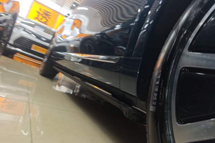 Used Hima AITO M9 2024 Range-Extended Ultra Version 42 kWh 6-Seater Model Right Side Sill