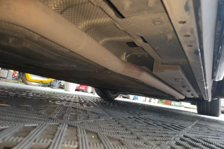 Used Hima AITO M9 2024 Range-Extended Ultra Version 42 kWh 6-Seater Model Right Side Sill