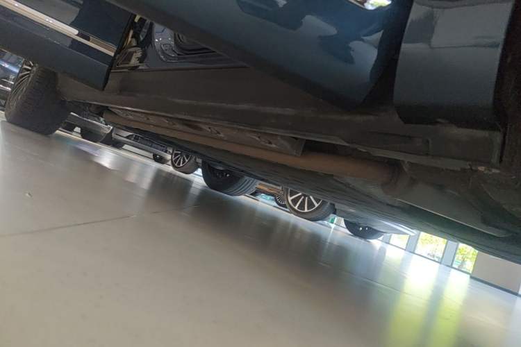 Used Hima AITO M9 2024 Range-Extended Ultra Version 42 kWh 6-Seater Model Right Side Sill