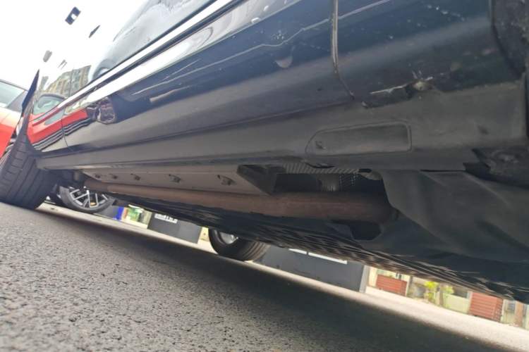 Used Hima AITO M9 2024 Range-Extended Max Edition 42 kWh 6-Seater Version Right Side Sill