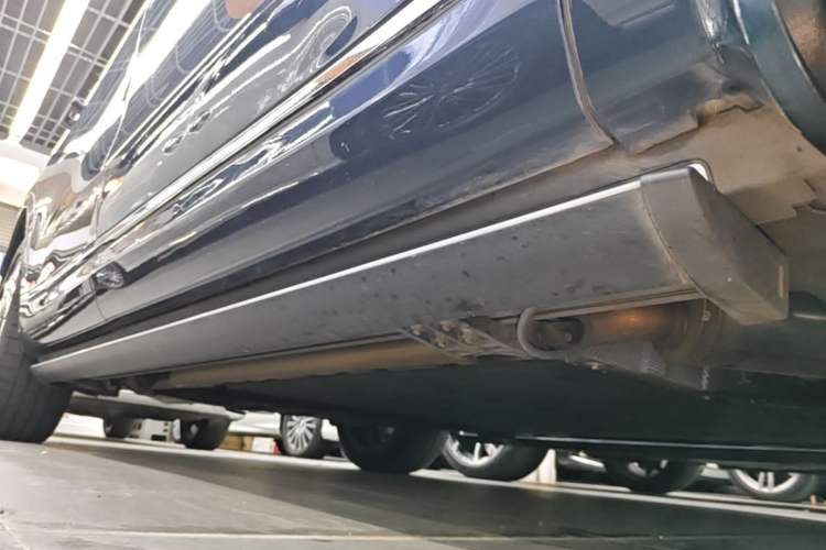Used Hima AITO M9 2024 Range-Extended Ultra Version 42 kWh 6-Seater Model Right Side Sill