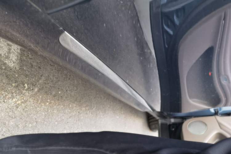 Used Hima AITO M9 2024 Range-Extended Ultra Version 52 kWh 5-Seater Model Right Side Sill