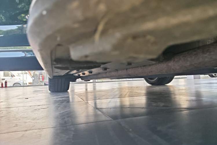 Used Hima AITO M9 2024 Range-Extended Ultra Version 42 kWh 6-Seater Model Right Side Sill