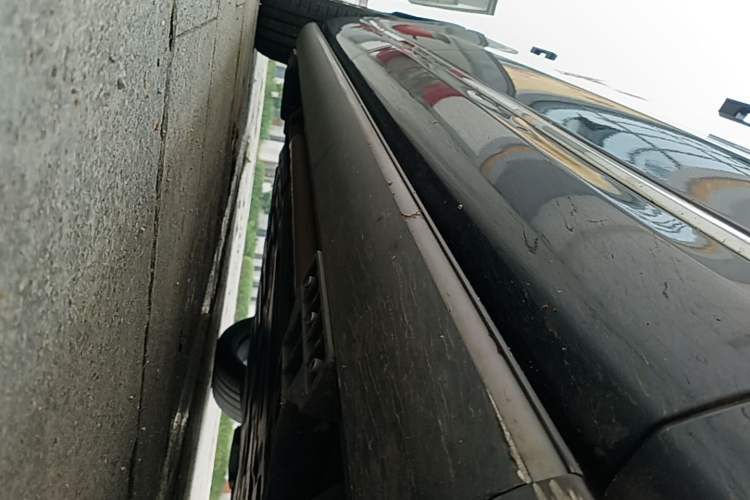 Used Hima AITO M9 2024 Range-Extended Ultra Version 42 kWh 6-Seater Model Right Side Sill