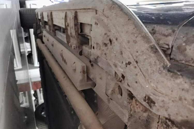 Used Hima AITO M9 2024 Range-Extended Ultra Version 42 kWh 6-Seater Model Right Side Sill