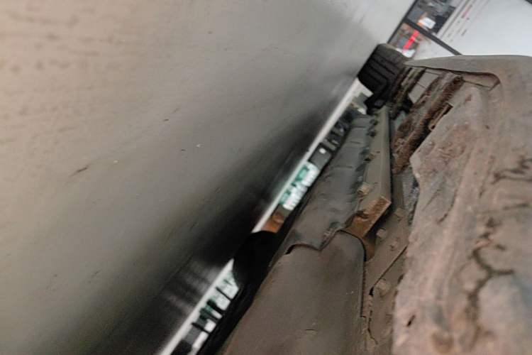 Used Hima AITO M9 2024 Range-Extended Ultra Version 52 kWh 6-Seater Model Right Side Sill
