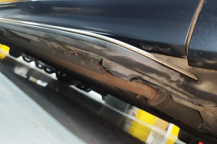 Used Hima AITO M9 2024 Range-Extended Ultra Version 42 kWh 6-Seater Model Right Side Sill